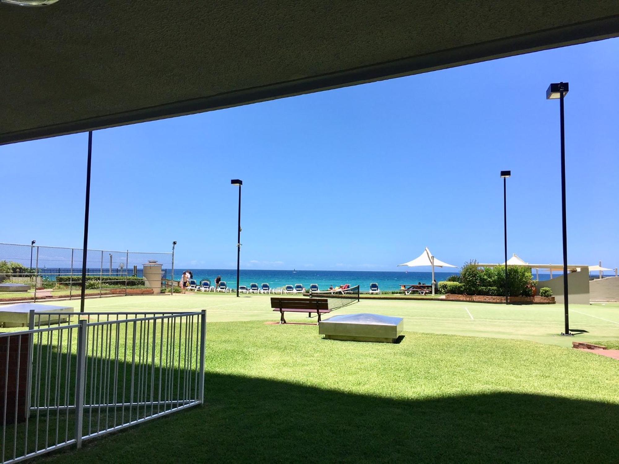 Breakers North Absolute Beachfront Apartments - Official Голд-Кост Экстерьер фото